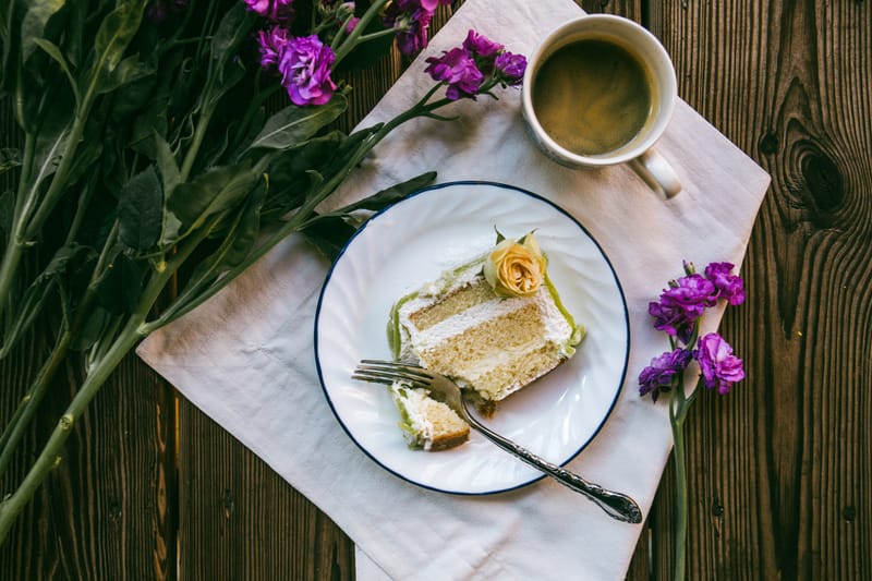 Coconut Cream Cake (Eggless Available)