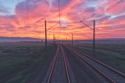 Découvrez la Magie des Trains Suisses : Les 5 Plus Beaux Voyages en Train à Ne Pas Manquer