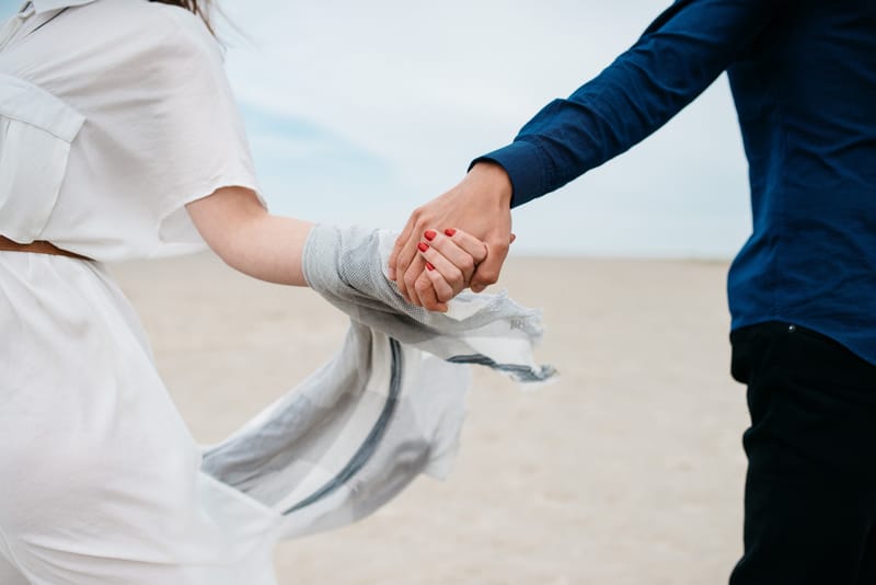 المرأة شريكة الرجل في الوجود الإنساني
