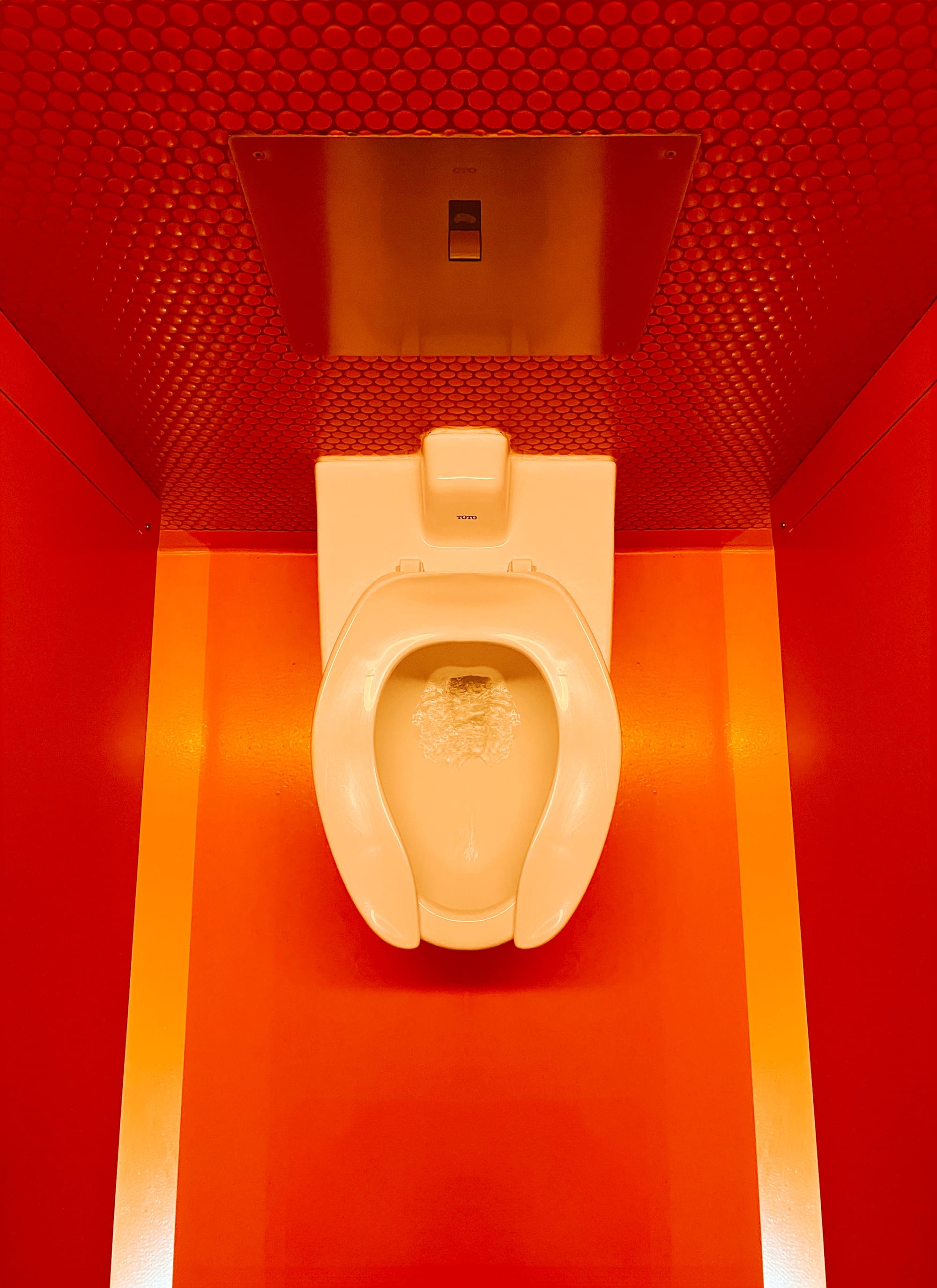 שירותים ניידים למכירה מול השכרה – EcoLoo