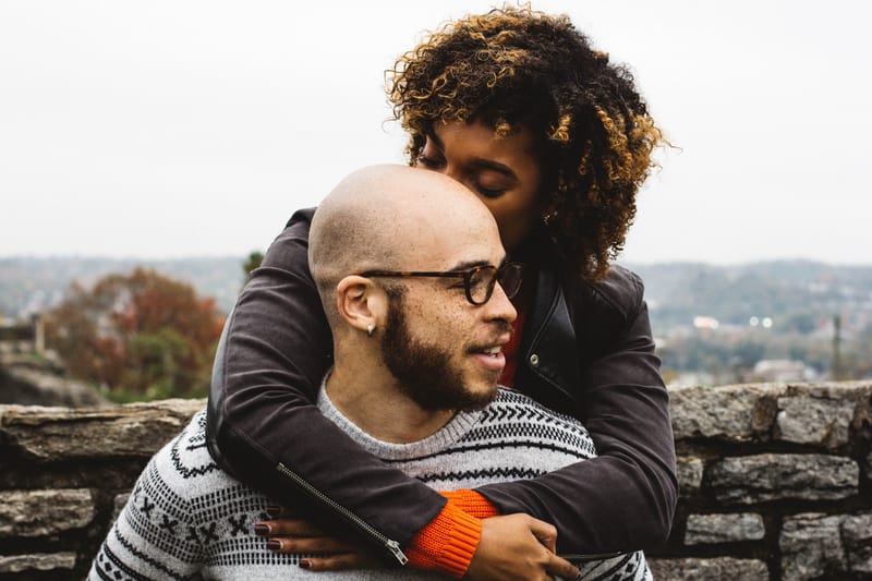 Navigating the Challenges of Long-Distance Relationships: Tips for Staying Connected and Maintaining a Strong Bond