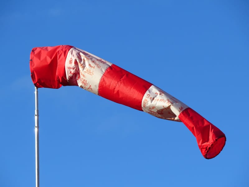 Lundi 9 novembre, DEMAIN ! Haute-Savoie Le Département et l'aérodrome d'Annecy : vont-elles/ils oser ?