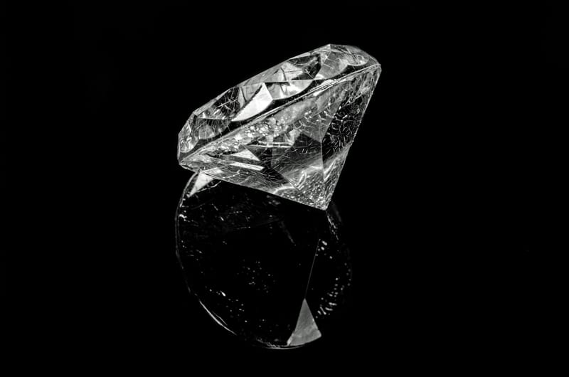 Le Diamant : Symbole de Puissance et de Divinité dans la Magie