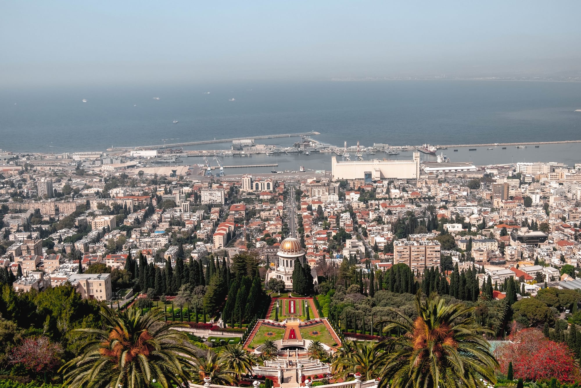 הקשר המיוחד בין קהילת הבהאים לקוסמטיקה בריאה מים המלח