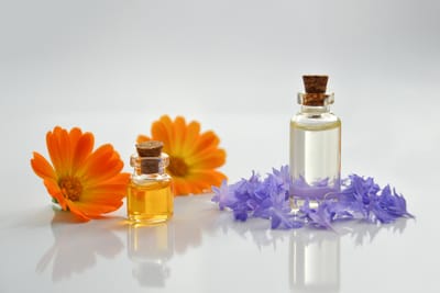 7 Essential oils to boost your mood fast