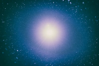 מַהוּ אוֹר וְאֵיךְ מוֹצְאִים אוֹתוֹ?