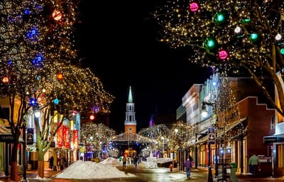 Top 10 places to spend Christmas in America