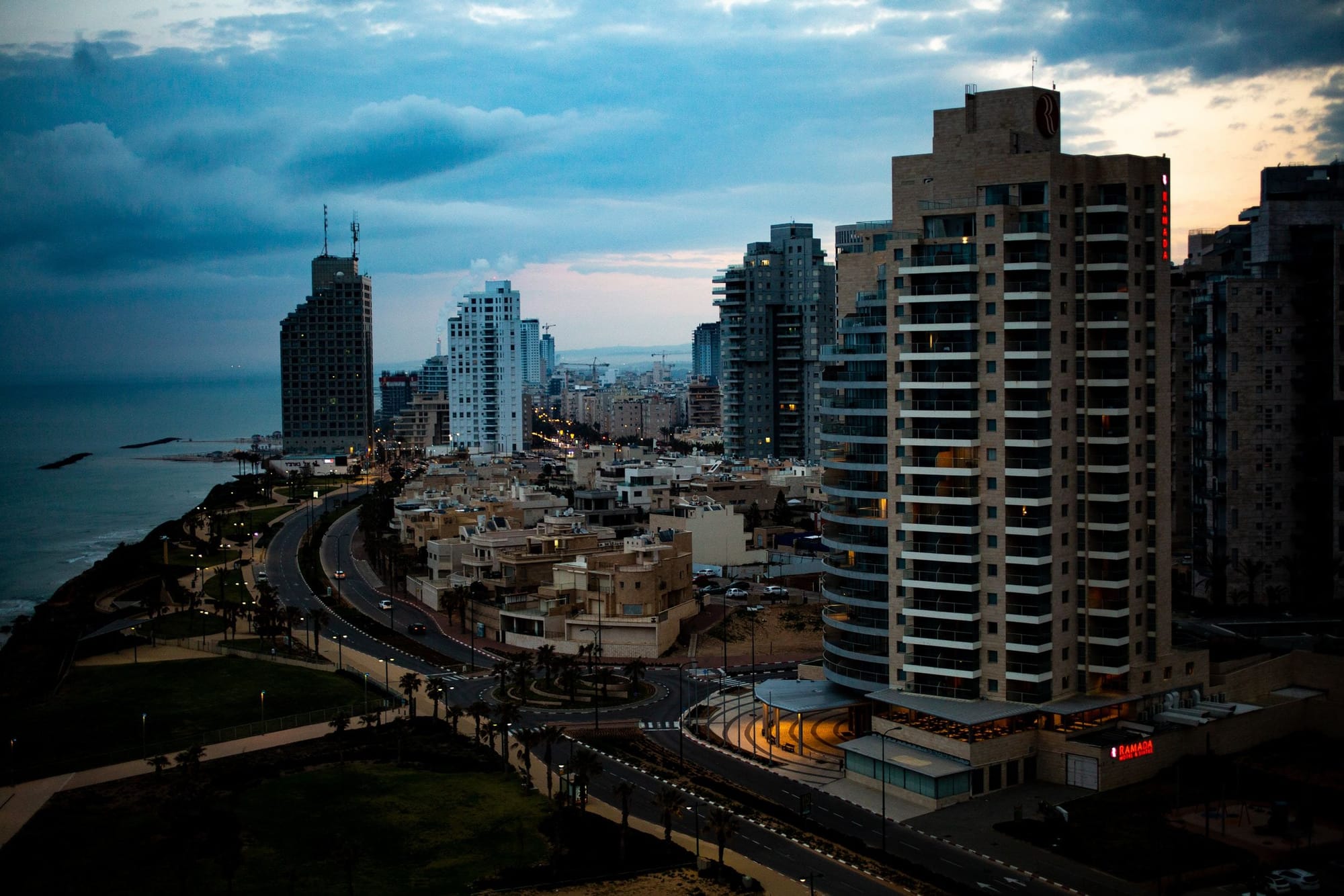 האם מותר למכור דירה בבניין משותף לחנות