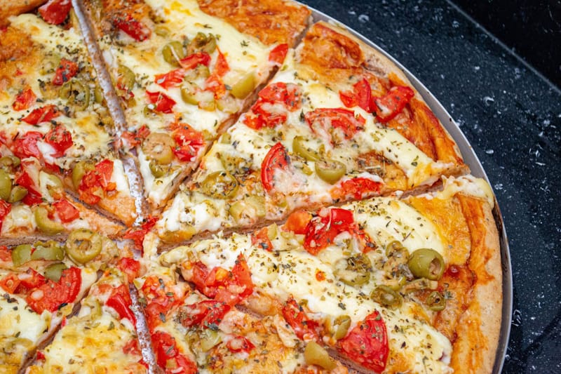 Tuna Pizza ➡️(Tuna, Olive, Chilli, Tomato, Onion, Organo)