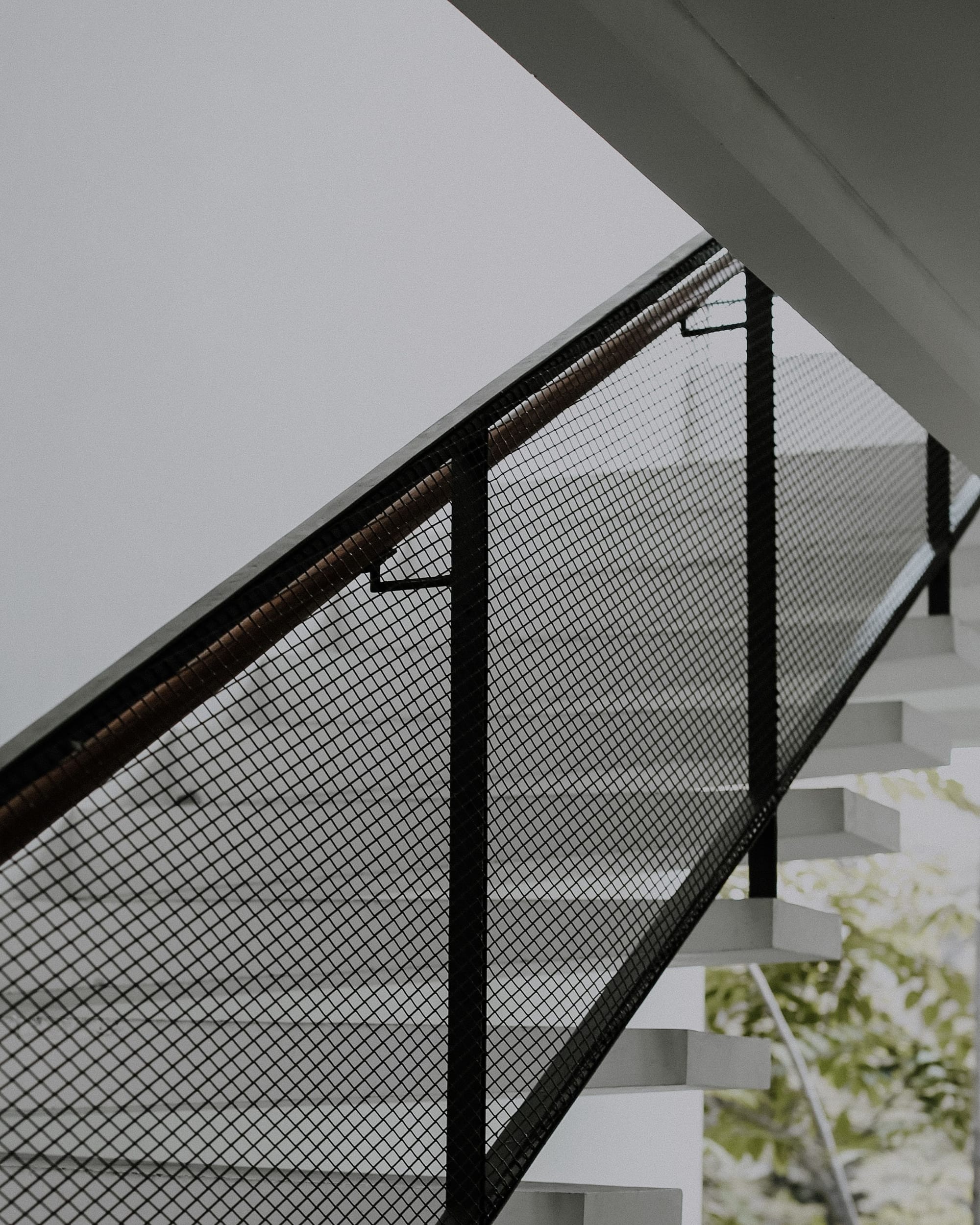 Balustrady, bariery, pomosty techniczne, barierki