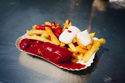 Eine halbe Currywurst macht 40 km Autofahren aus