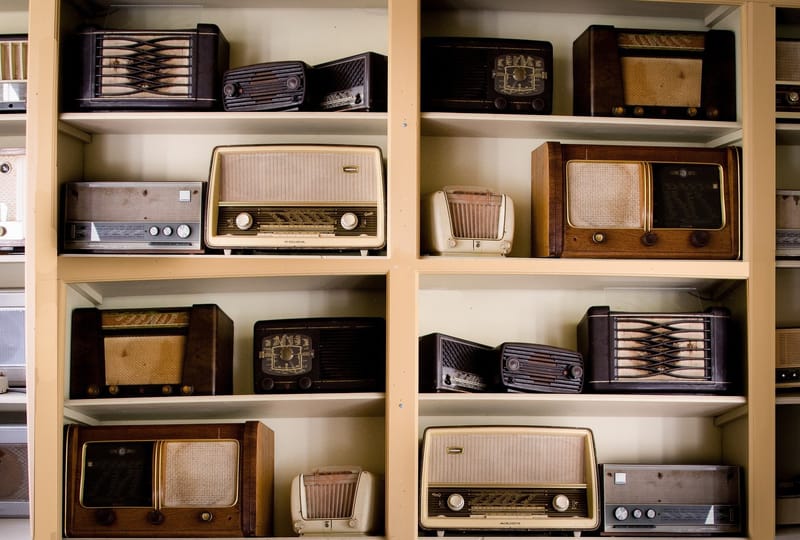 Cem anos do rádio no Brasil: das emissoras pioneiras até a Era de Ouro