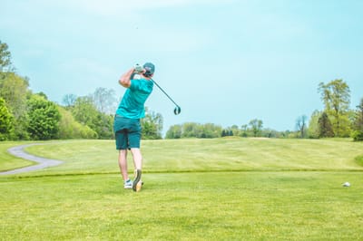 Golf Tips for Beginners: Striking the Ball