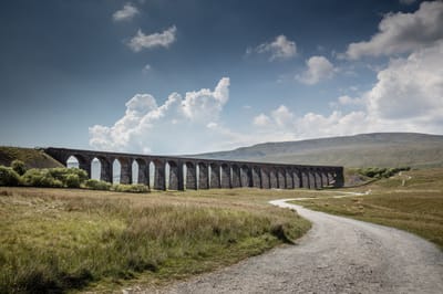 Unsur Biaya Rental Bis Pariwisata di Malang