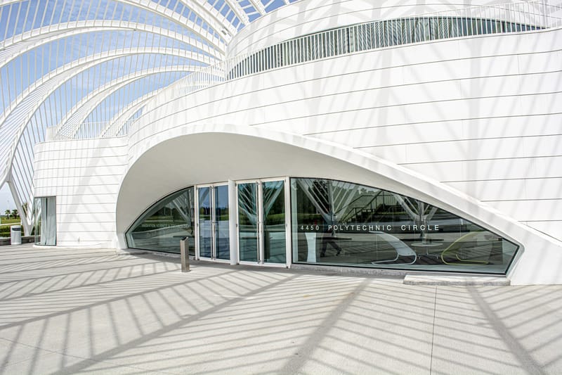 Polycarbonate Doors أبواب البولي كربونيت