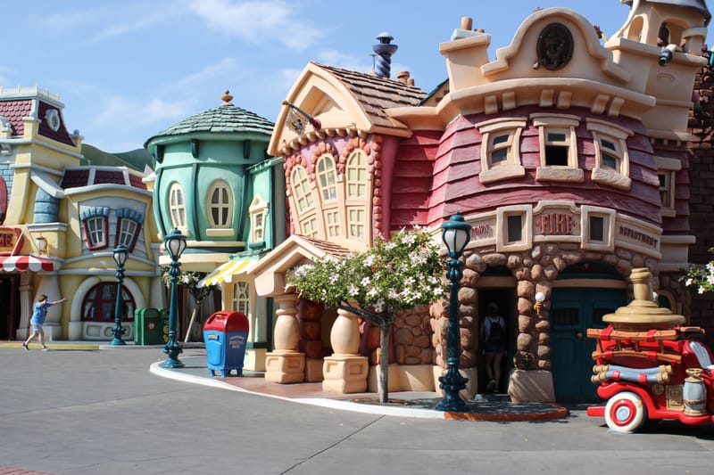 Your Guide to Disneyland Resort: Where the Magic Began