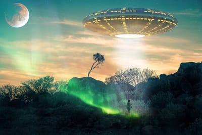 美国要调查UFO，难道新冠来源于不明飞行物？