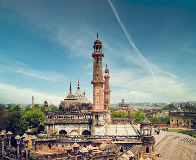 Lucknow: Nawab's Home Tour, Royal Antiques, Meal & Stories