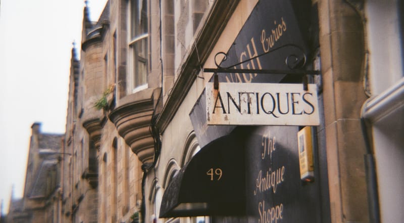 Ladyantiquity Estate Sales logo