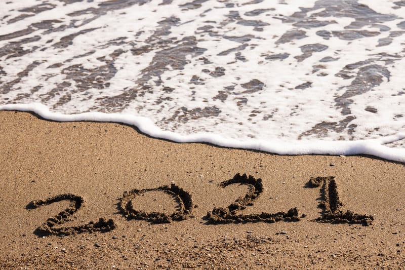 HOW TO SET INTENTIONS, NOT RESOLUTIONS, TO ACTUALLY ACHIEVE YOUR NEW YEAR’S GOALS