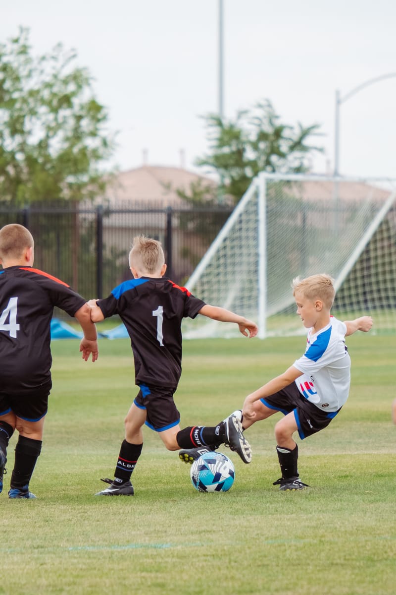 Fútbol infantil para niños de 8 y 9 años