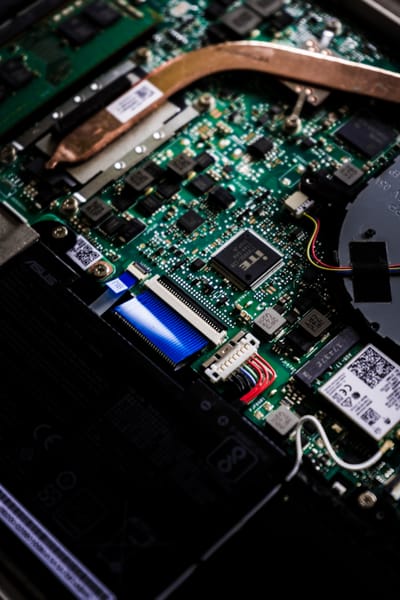 آموزش تعمیرات موبایل در همدان image