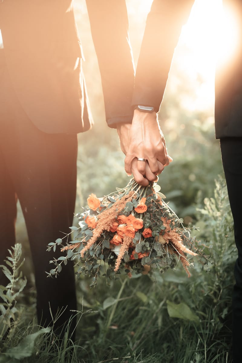 A través de mi lente, busco capturar la magia de esta boda, con imágenes que reflejen la autenticidad de los momentos compartidos, para que cada imagen sea un viaje al corazón y al recuerdo de este día tan especial.