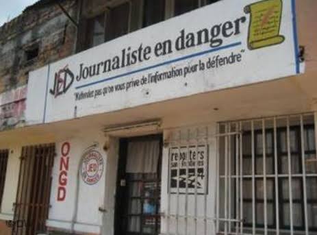 Atteinte à la liberté de presse à Kinshasa : Un média saccagé par la police  des matériels de diffusion emportés et des journalistes arrêtés
