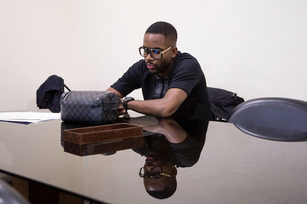 Cédric Bakambu, le joueur africain le mieux payé !  Cédric Bakambu, touche 18 fois le salaire de Samuel Eto'o.