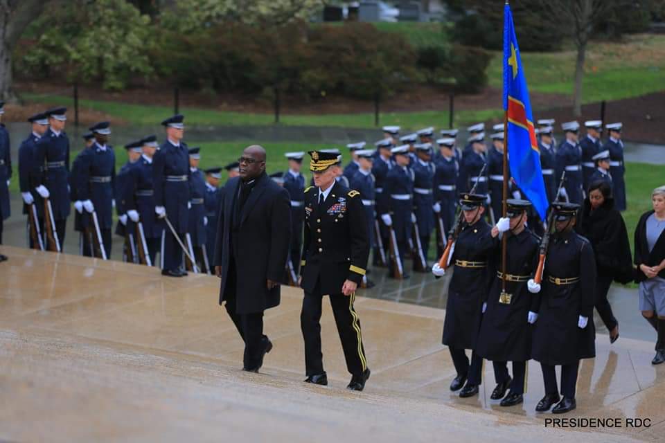 Honneurs militaires à Félix-Antoine Tshisekedi pour boucler son séjour américain !  PARADE ET COUP DE CANON A L'HONNEUR DU PRÉSIDENT FELIX ANTOINE TSHISEKEDI
