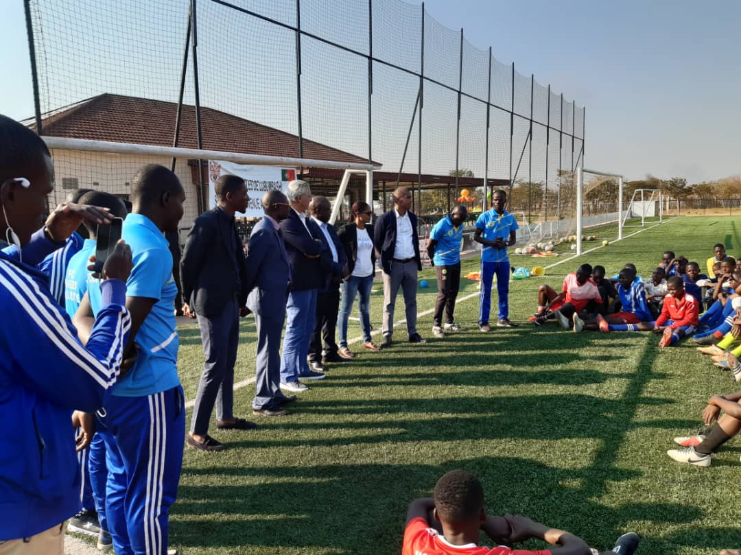 Sport: L'Académie des Eagles de Joli Site gagne un contrat de partenariat avec le Royal Antwerp Football Club, et reçoit le Portugais Luis NORTON de Matos, du club anversois à Lubumbashi.