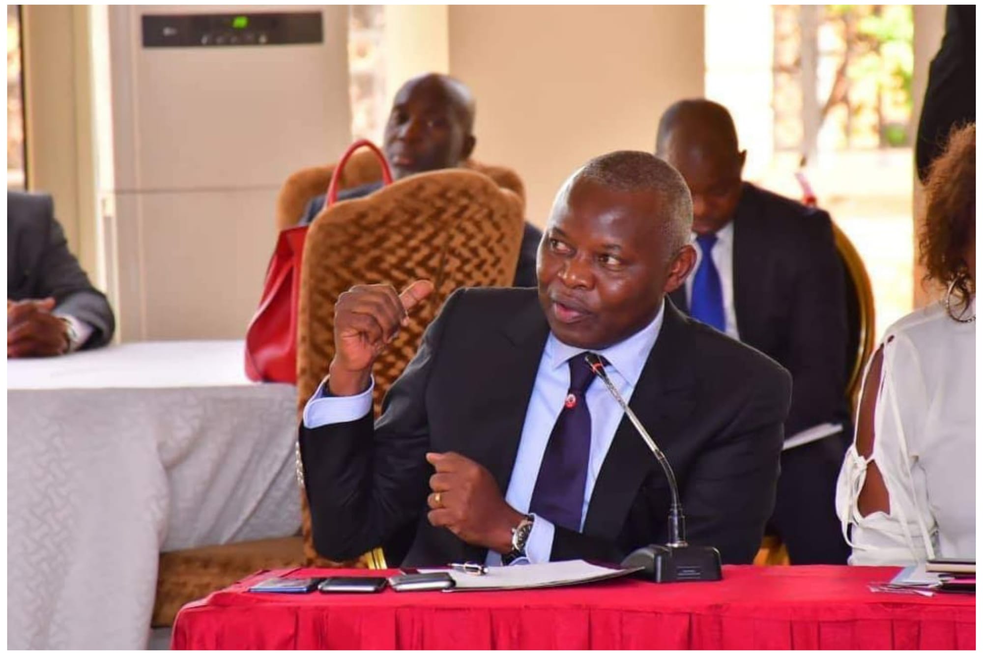 Lutte contre le COVID-19 et son invitation par le Parquet Général près la Cour d'Appel de Kinshasa/Matete :  Vital Kamerhe appelle les cadres et militants de l'UNC au calme et à la sérénité !