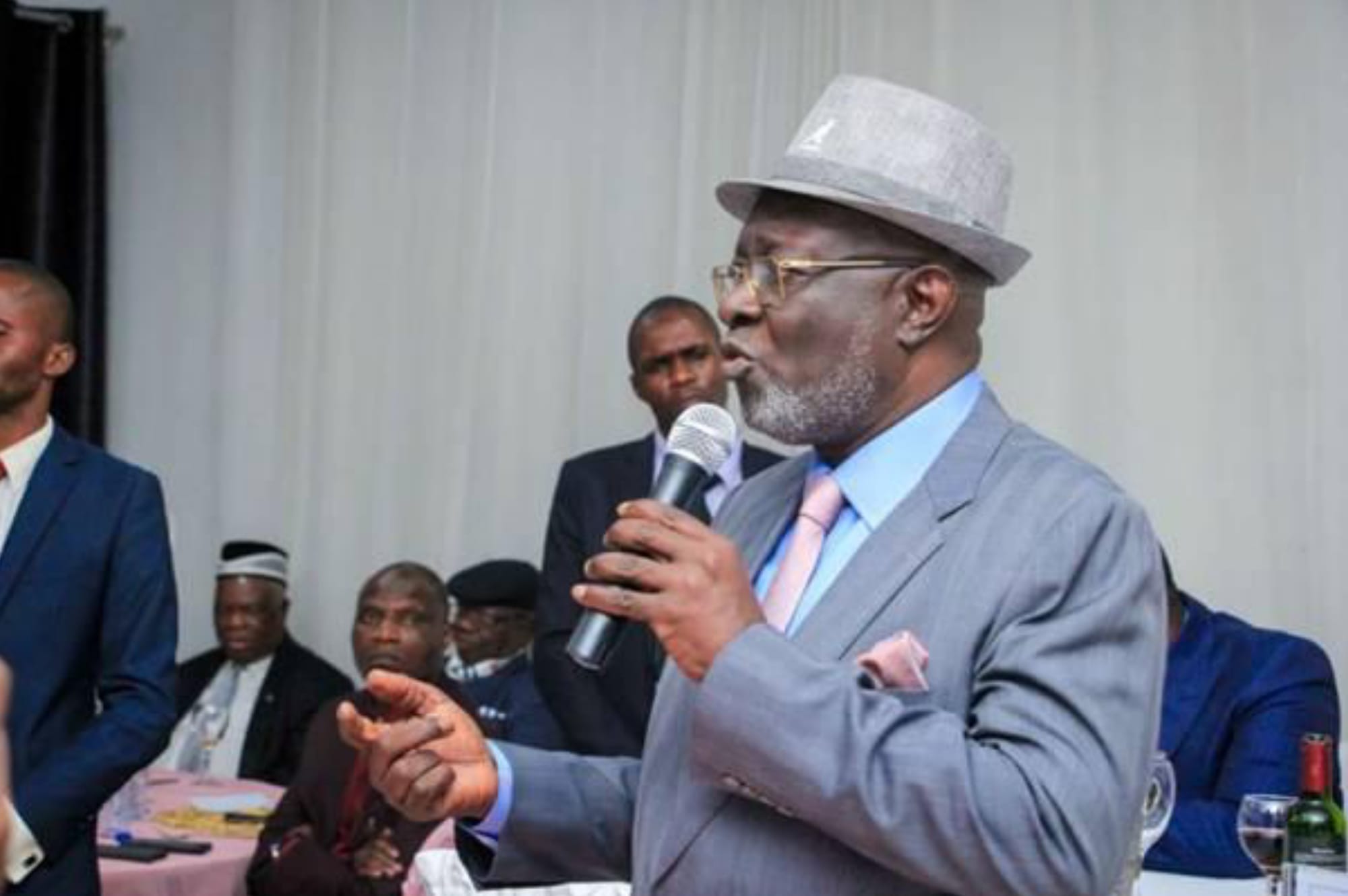 Poussé à la démission, le Premier Ministre Sylvestre Ilunga Ilunkamba :  Lorsque tout se fait par lui et sans lui !  ·      Minaku attendu Ministre de la Justice !  ·      Joseph Kabila humilie une fois de plus le FCC au grand dam de ses fossoyeurs !