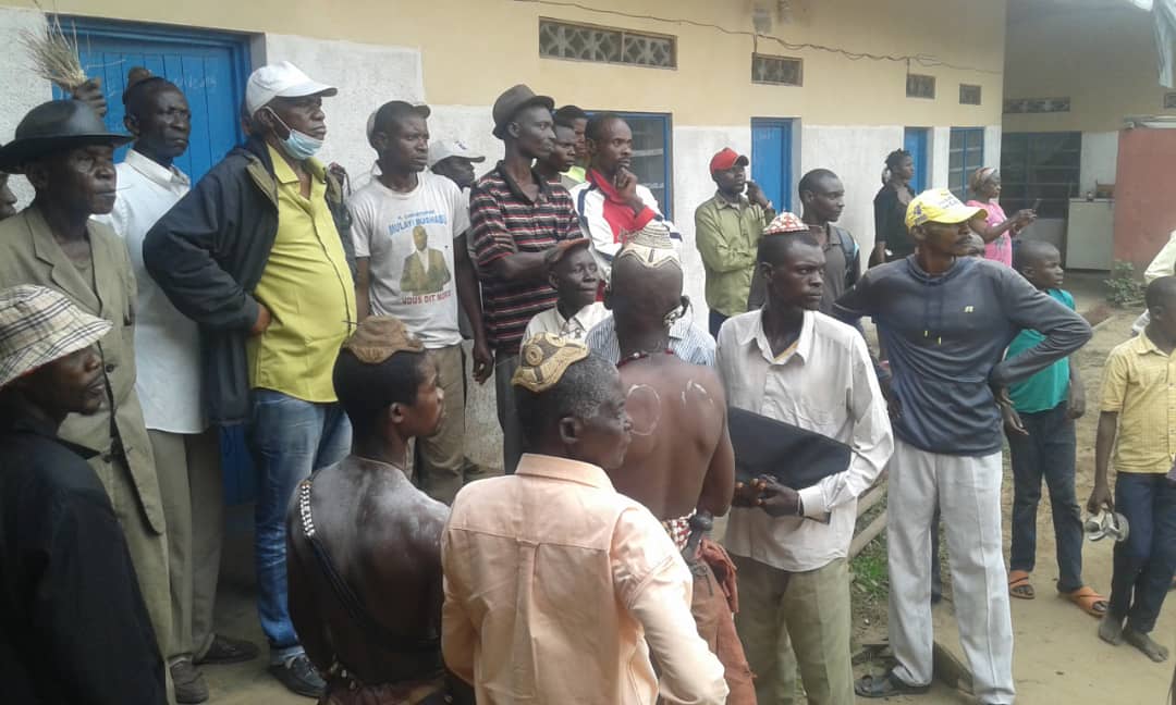 EPST Kasaï/ Mweka: La notabilité du village Bungamba en audience avec le Proved de la province éducationnelle Kasaï 2