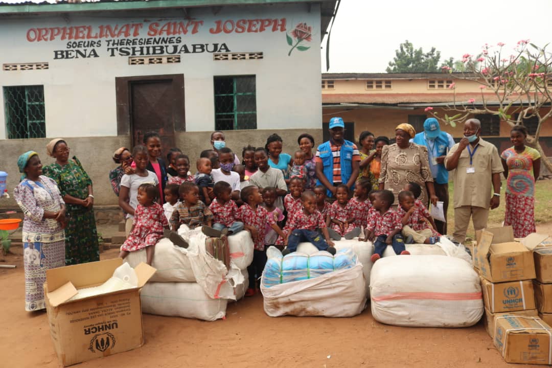 MBUJI-MAYI : Le HCR vole au secours de l'orphelinat Saint Joseph de Bena Tshibwabwa.