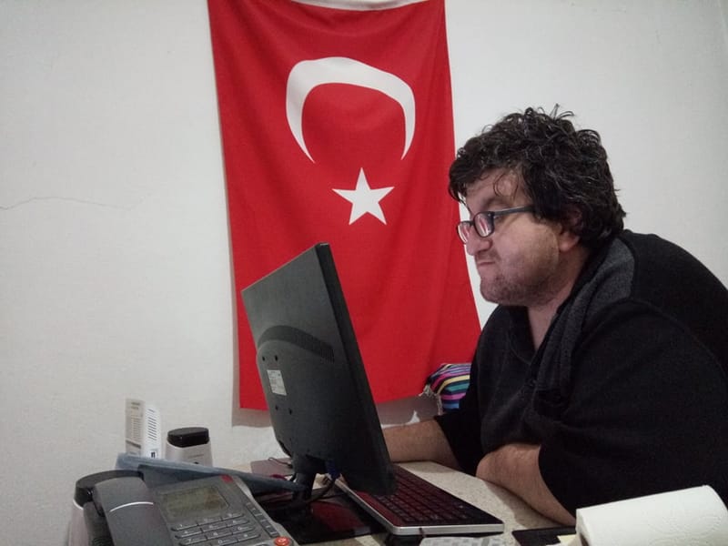 GEÇTİ ONUN PAZARI SÜR EŞŞEĞİNİ NİDEYİM