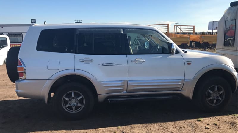Stripping Pajero