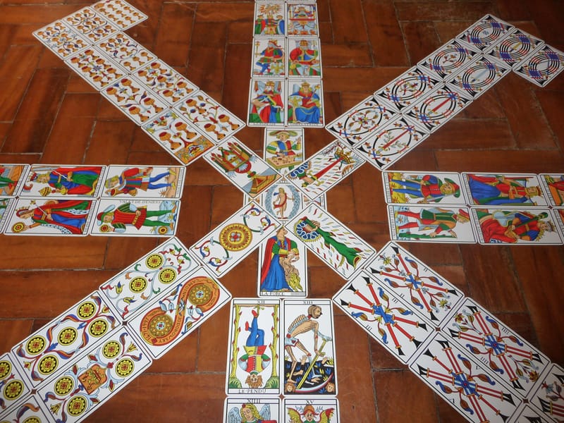 Conoce sobre el Tarot de Marsella