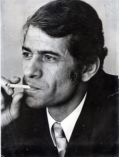 قصيدة الأغنية المعصوبة العينين / معين بسيسو