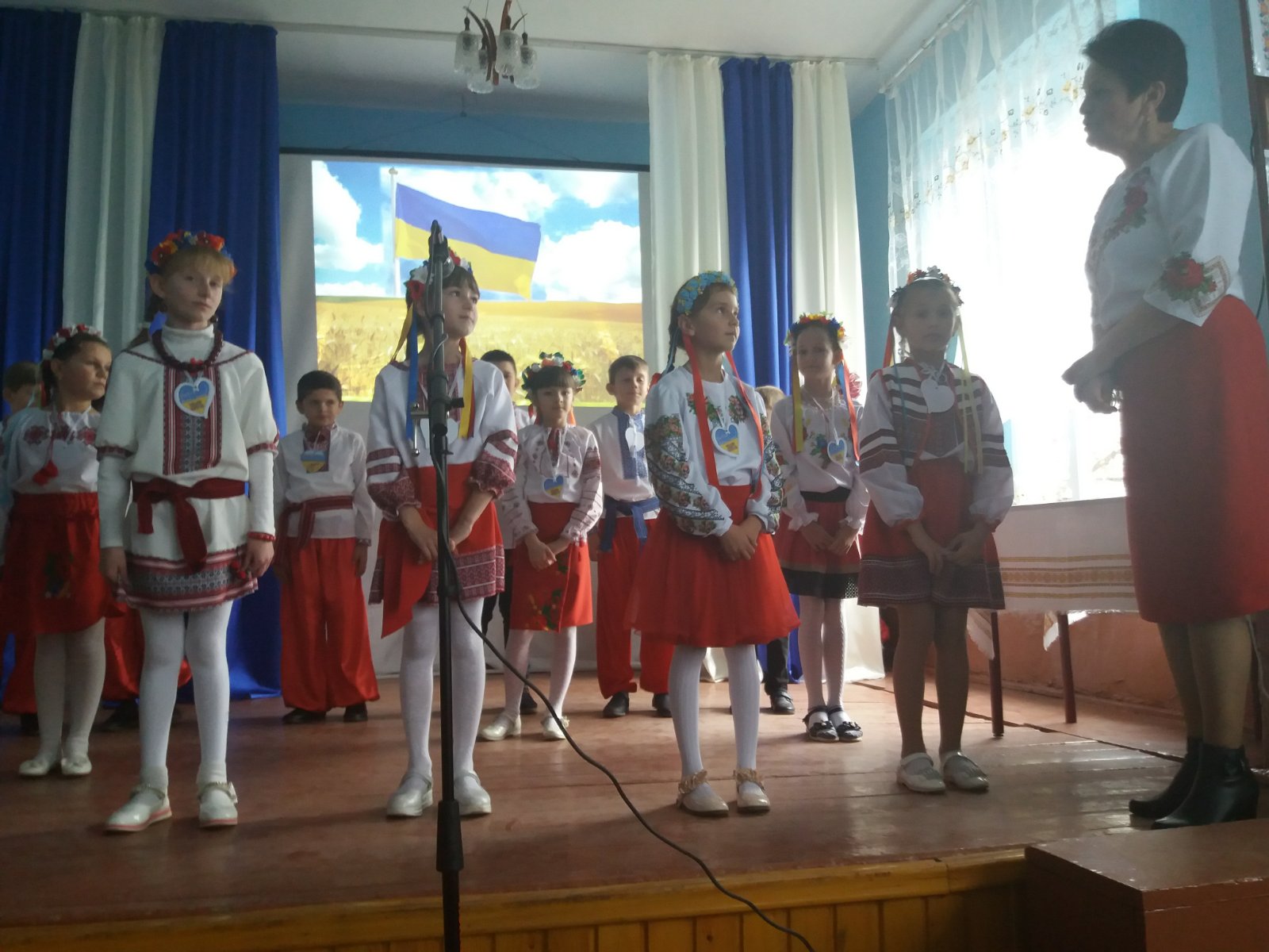 Позакласний захід "Мова рідна - диво калинове", підготувала Неборак Л.М. з учнями 4-Б класу.