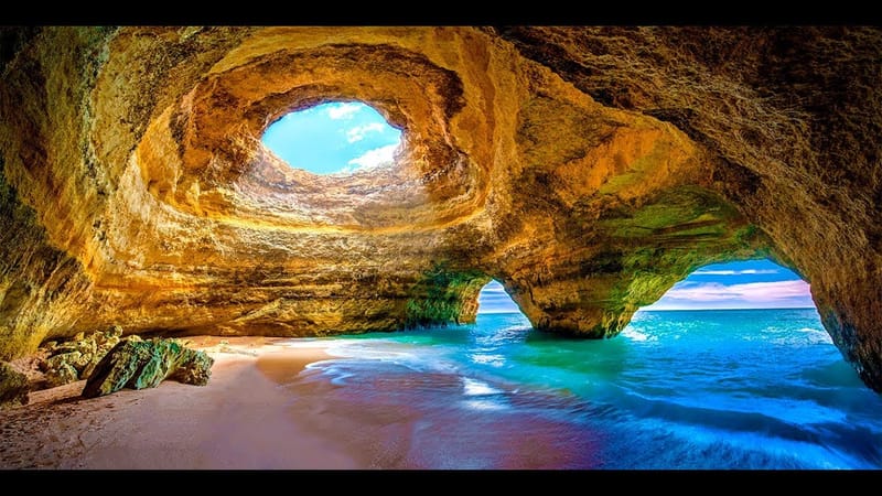 Cueva de Benagil - una de las cuevas marinas más famosas de la palabra