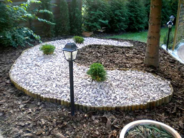 Gravel and bark border in Private Garden