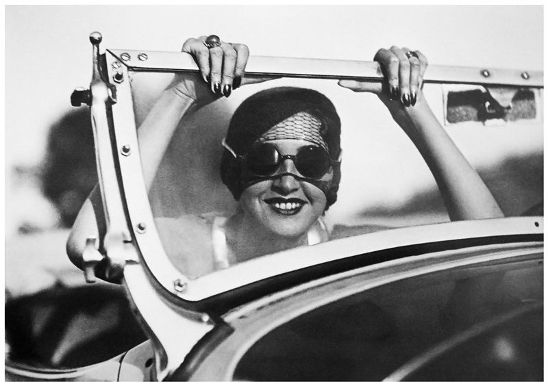 Jacques Henri Lartigue - Renée à Paris 1931