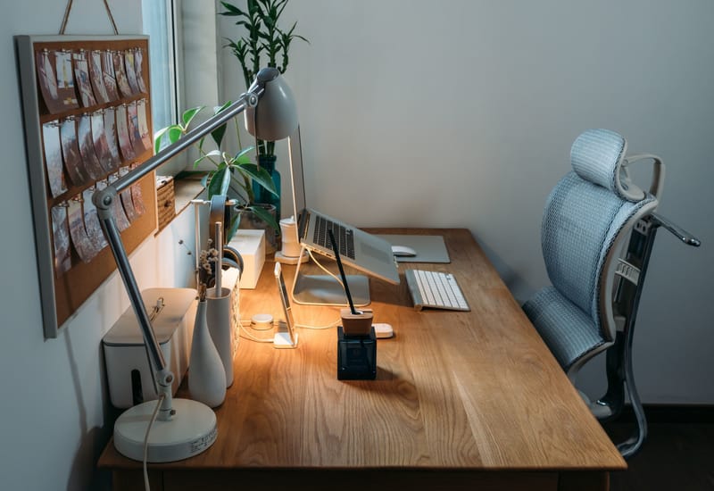 6 Reasons to Buy Ergonomic Office Furniture and Accessories