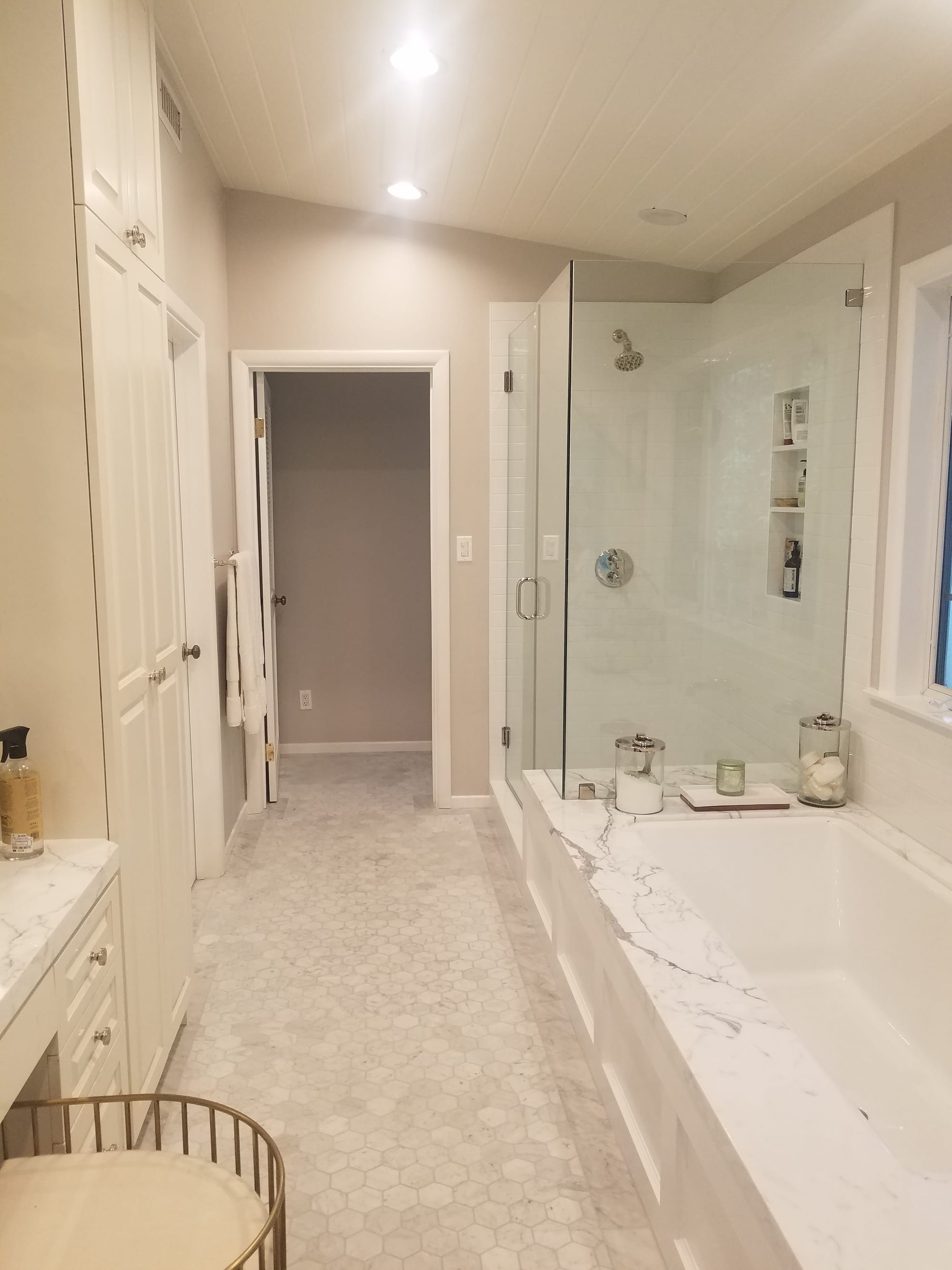 Popular Bathroom - Lina M. 91356 - Tarzana