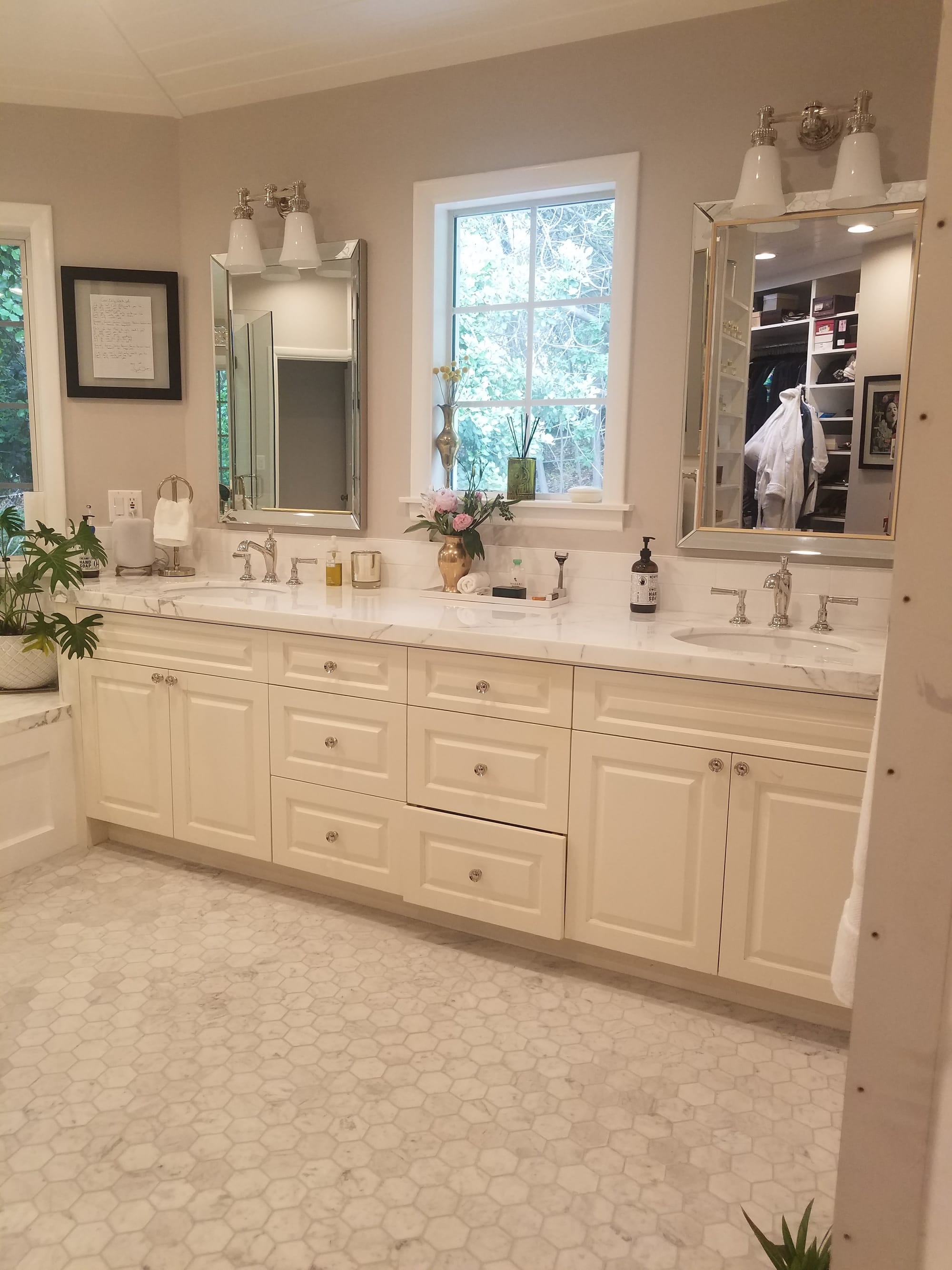 Popular Bathroom - Lina M. 91356 - Tarzana