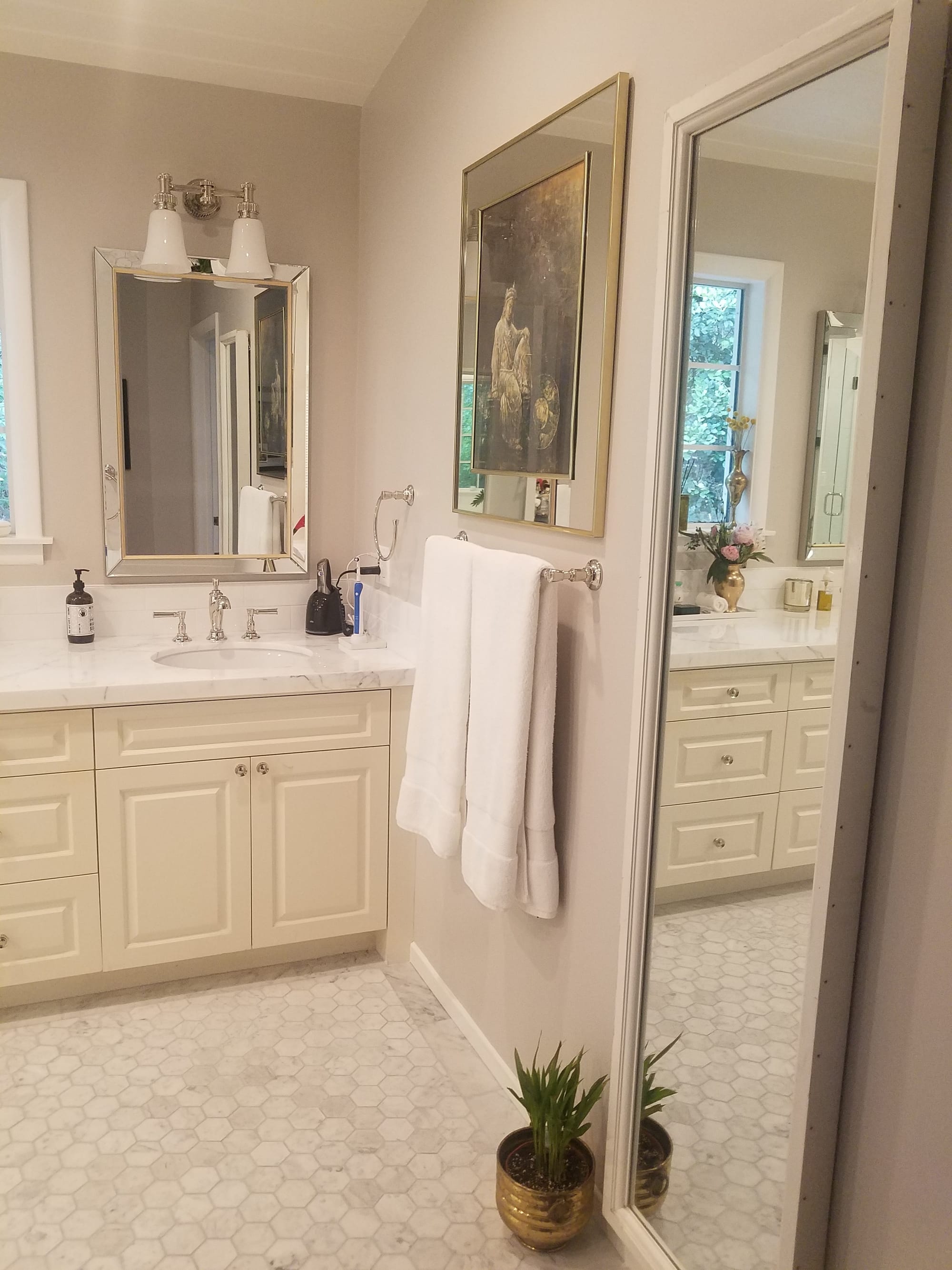 Popular Bathroom - Lina M. 91356 - Tarzana