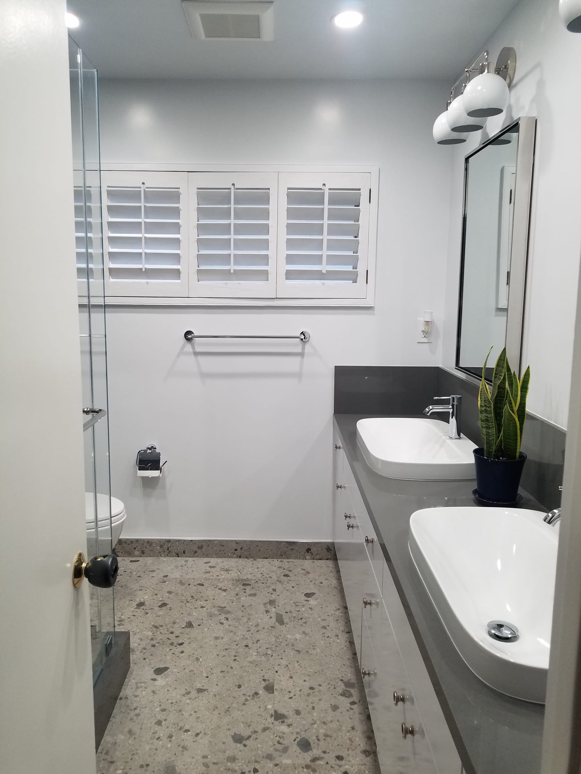 Popular Bathroom - Mitch C. 91436 - Encino