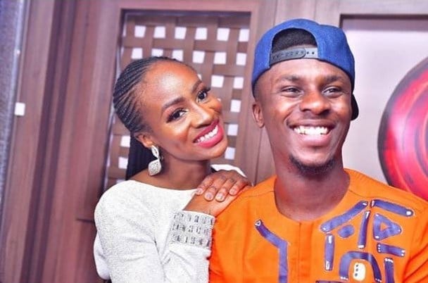 #BBNaija2018: Checkout Anto’s Facial Expression As Lolu Takes A Selfie With A Female Fan (Photo)