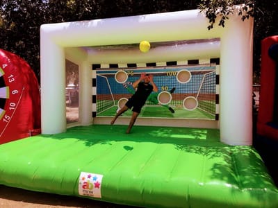 למה לקנות מתקנים מתנפחים ב"אטרקציה"